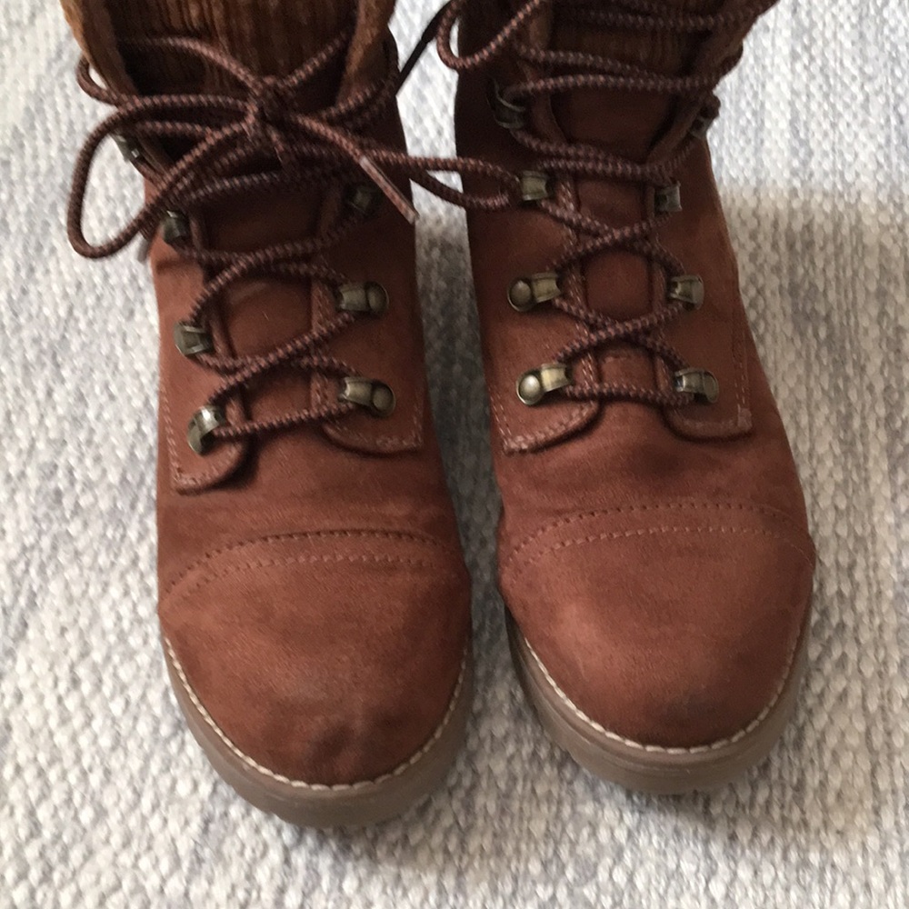 Universal Thread Boots - Picture 6 of 6